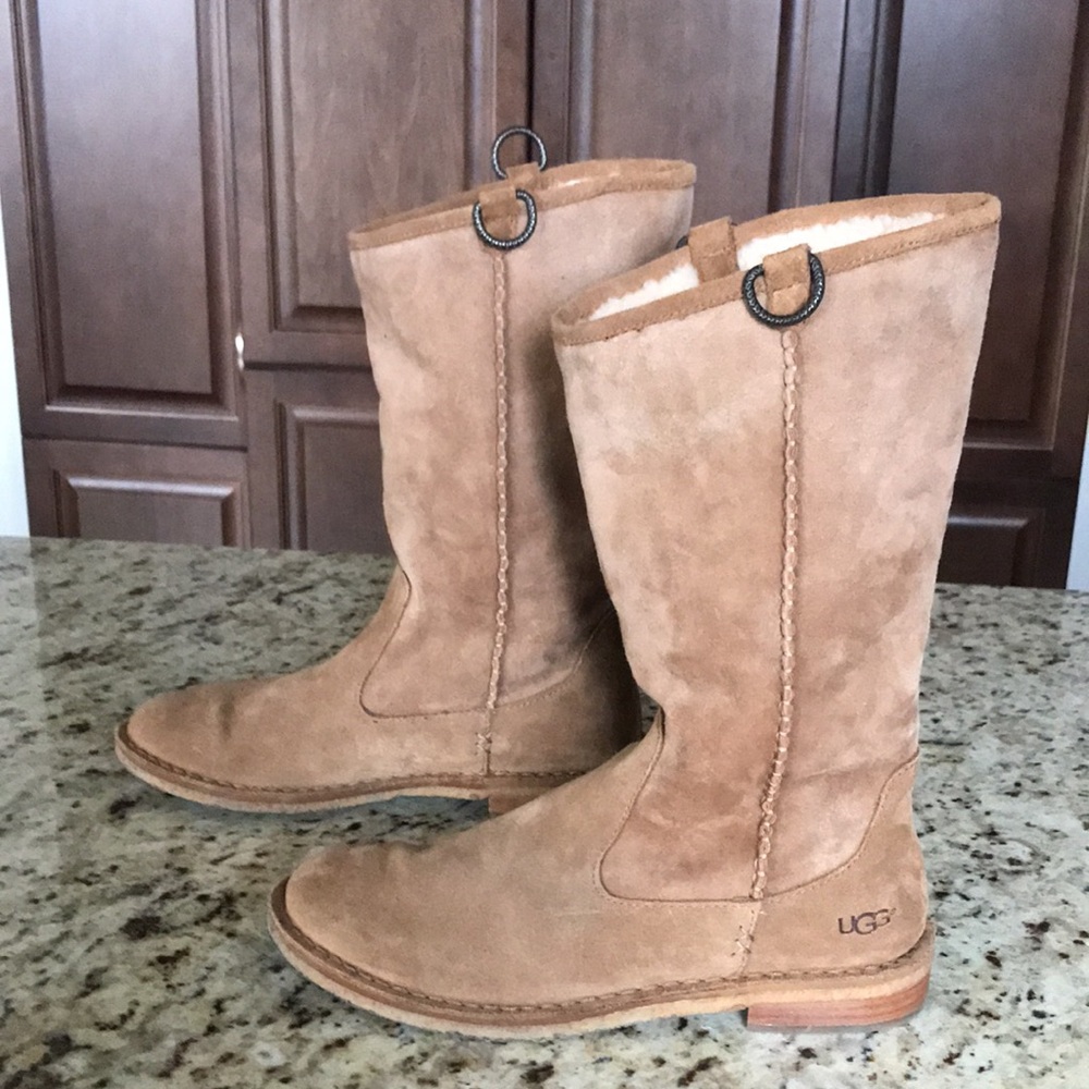 UGG Daphne Suede Boots Size 9